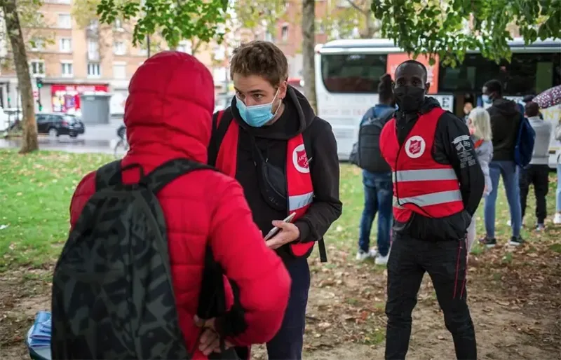 Devenir bénévole dans une association