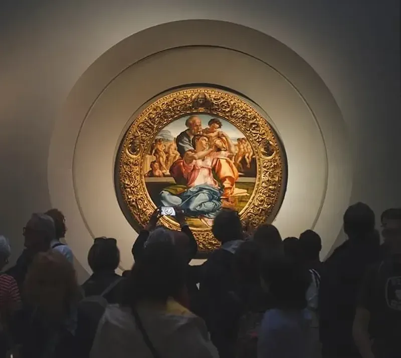 Guide dans un musée