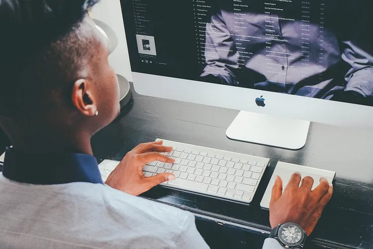 Pourquoi est-il essentiel de se former aux métiers du digital en 2024?
